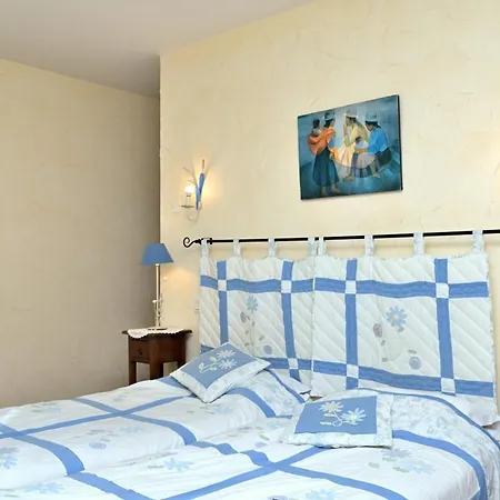 Les Hélianthèmes 3* Guchen