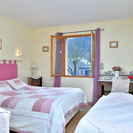Les Hélianthèmes Bed and breakfast Guchen