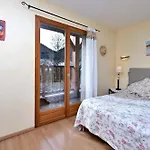 Les Helianthemes Bed & Breakfast