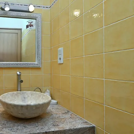 Les Helianthemes 3* Guchen