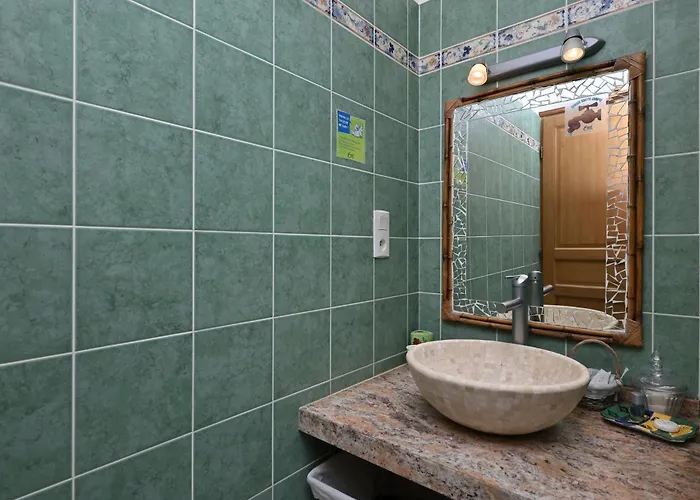 Les Helianthemes Panzió Guchen