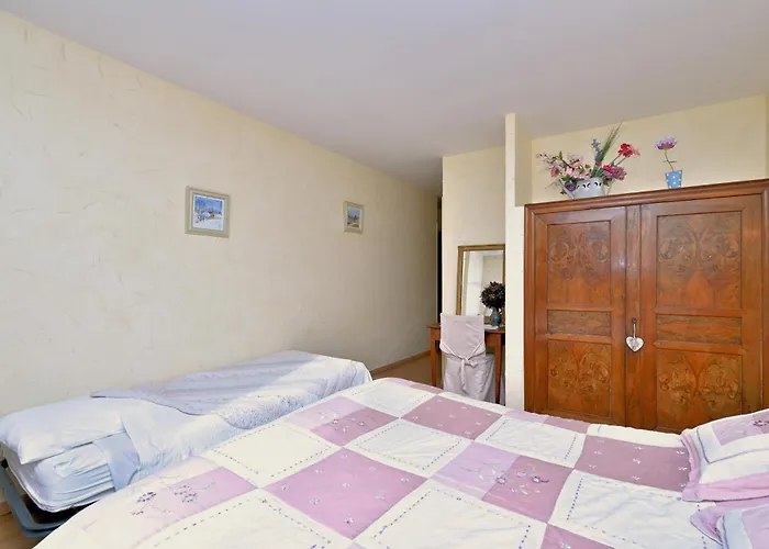 Les Helianthemes Panzió Guchen